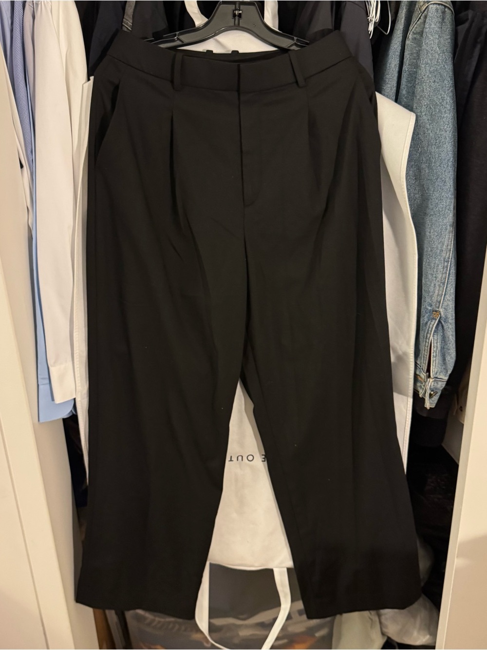Uniqlo Black Women's Pleated Straight-Leg Trousers